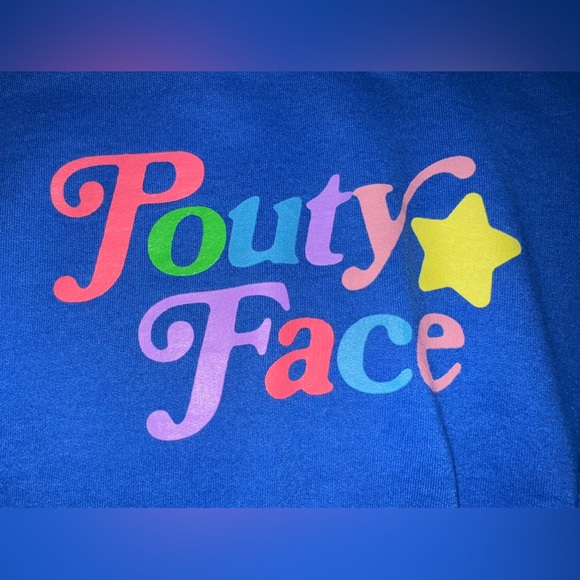 Addison Rae Size Adult S Pouty Face pullover in Excellent Used Conditions! - Picture 2 of 3